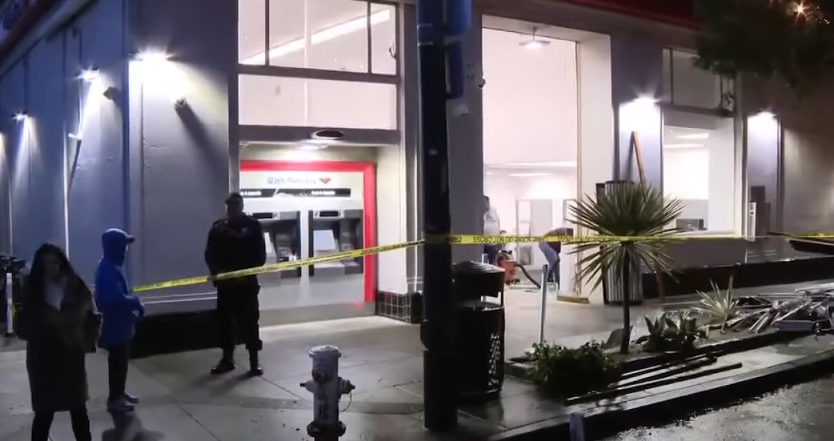 Windows smashed, burglary at Bank of America in San Francisco