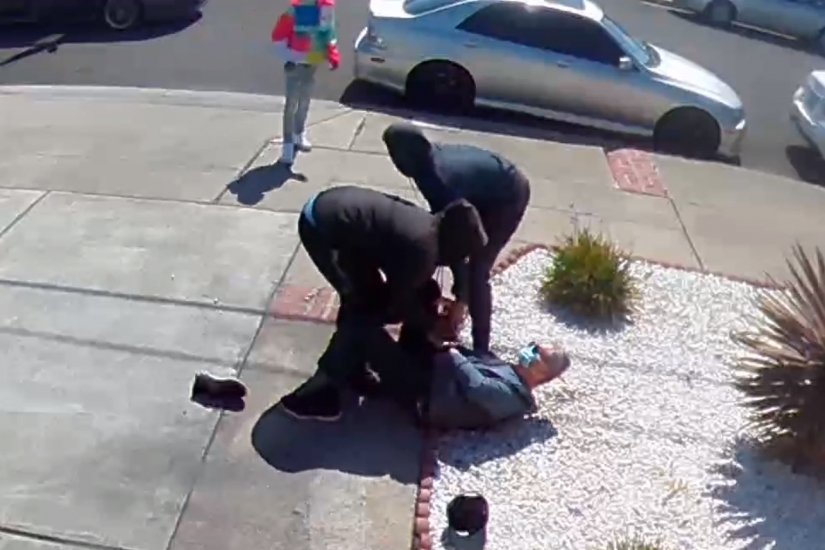 Disturbing video captures teens attacking, robbing 80-year-old Asian man