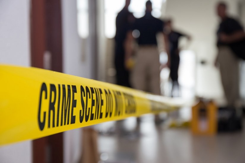 Retired NYPD cop shoots thief in Bronx home